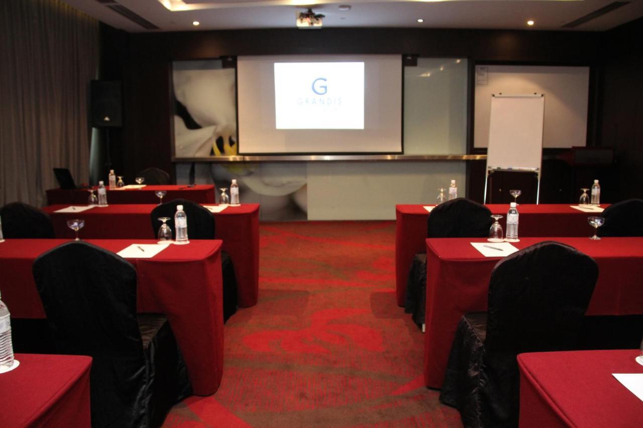 Grandis Hotels And Resorts Kota Kinabalu Exterior foto