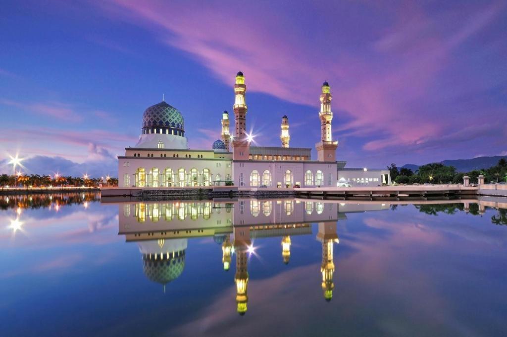 Grandis Hotels And Resorts Kota Kinabalu Exterior foto