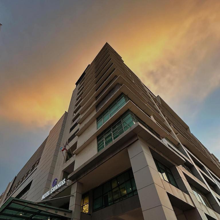 Grandis Hotels And Resorts Kota Kinabalu Exterior foto