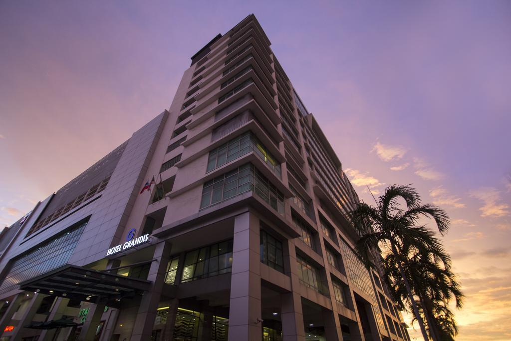 Grandis Hotels And Resorts Kota Kinabalu Exterior foto